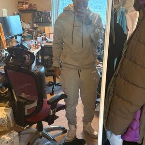 Men's Gray gym reapers hoodie and jogger set Sweater and pants size large
